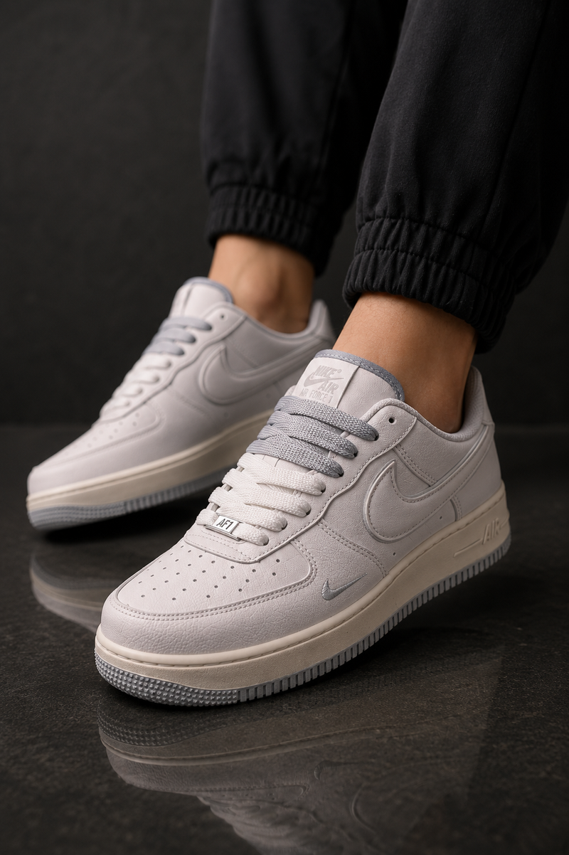 Tênis Nike Air Force 1 Dumond - Branco/ Cinza