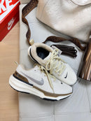 Tênis Nike ZoomX Invincible Run 3 - Bege/Branco