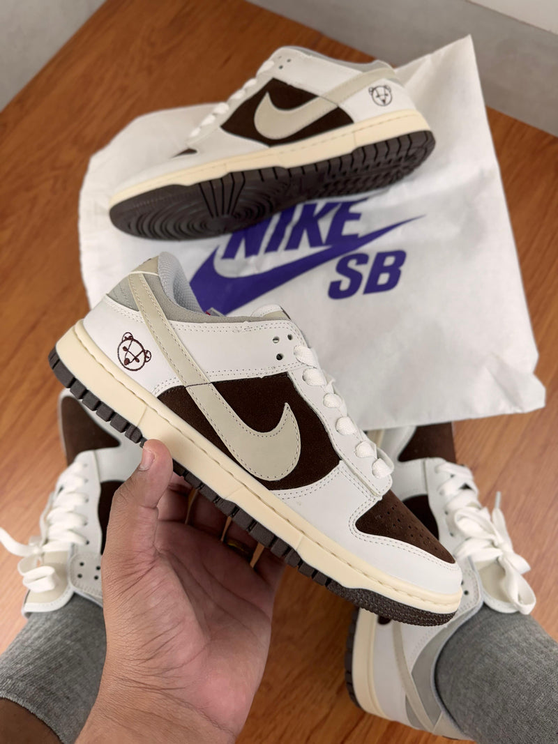 TÊNIS NIKE DUNK LOW SB – Teddy Classic