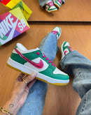 TÊNIS NIKE DUNK LOW SB - Verde e Rosa