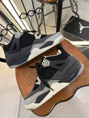 Tênis Nike Air Jordan 4 Retrô - Preto e Cinza