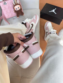 Tênis Nike Air Jordan 1 High - Off Strawberry
