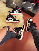 Tênis Nike Air Jordan 1 High - Preto e Vermelho
