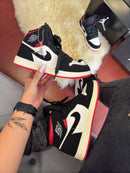 Tênis Nike Air Jordan 1 High - Preto e Vermelho