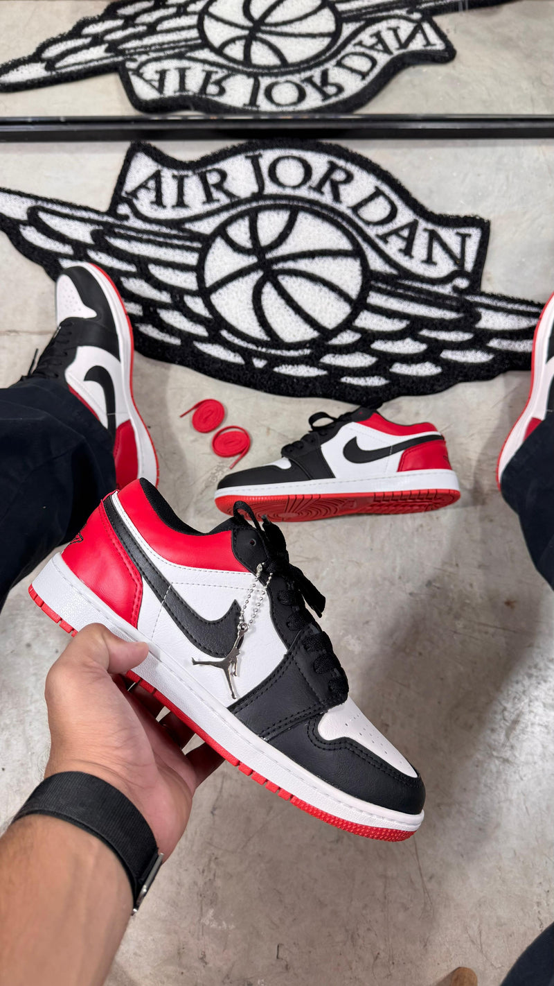 Tênis Nike Air Jordan 1 Low - Chicago Classic