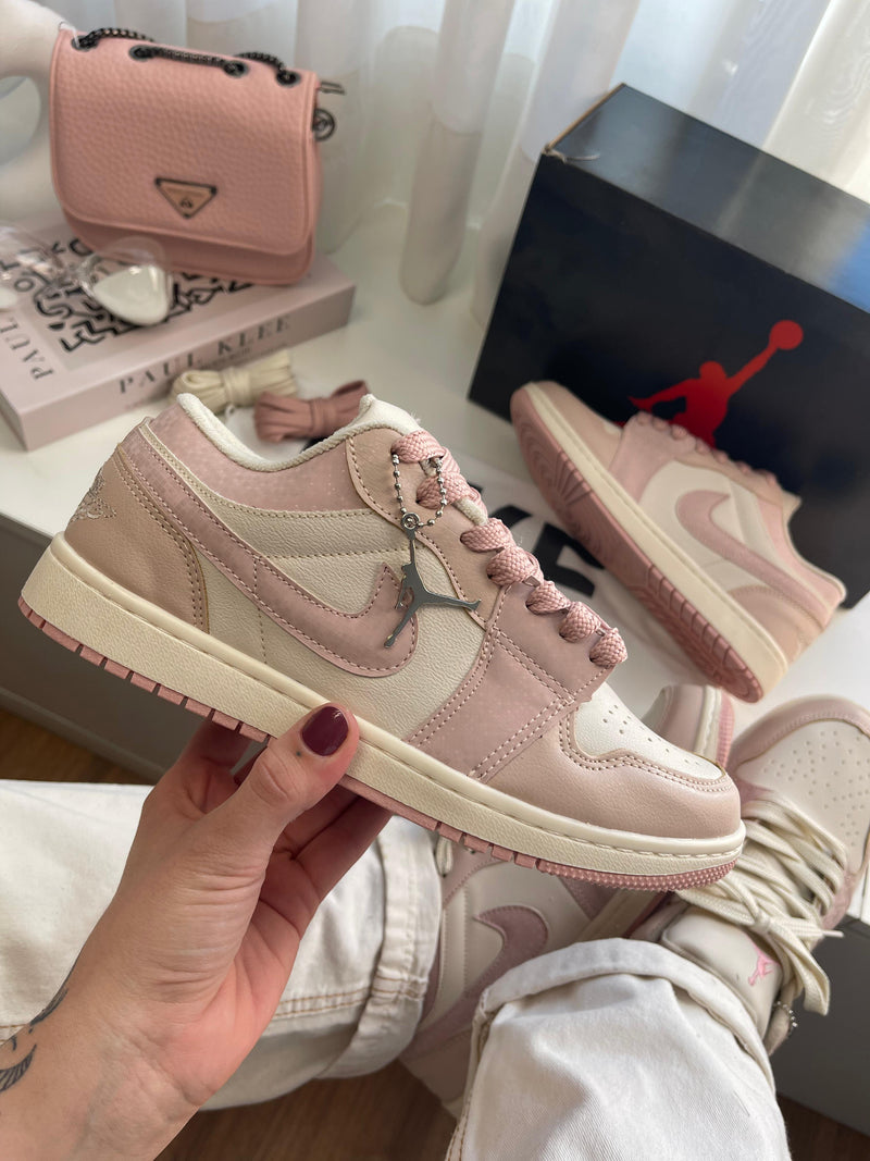 Tênis Nike Air Jordan 1 Low - Off Sakura