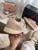 Tênis Nike Air Jordan 1 Low - Off Sakura