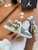 Tênis Nike Air Jordan 1 Low - Off Oliva