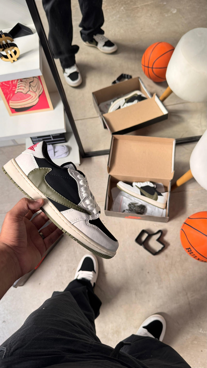Tênis Nike Air Jordan 1 Low - Travis Scott x Olive