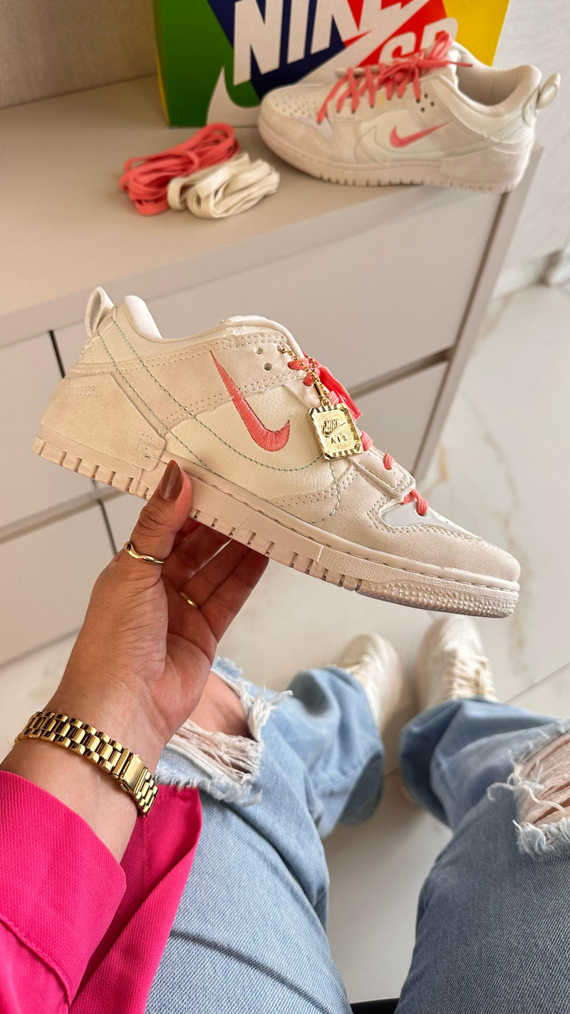 TÊNIS NIKE DUNK LOW SB Disrupt - Branco e Rosa
