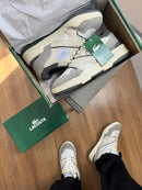 TÊNIS LACOSTE Tenning 1933 - Off / Cinza