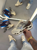 TÊNIS MIZUNO WAVE STRATOS 3 – Off Marrom