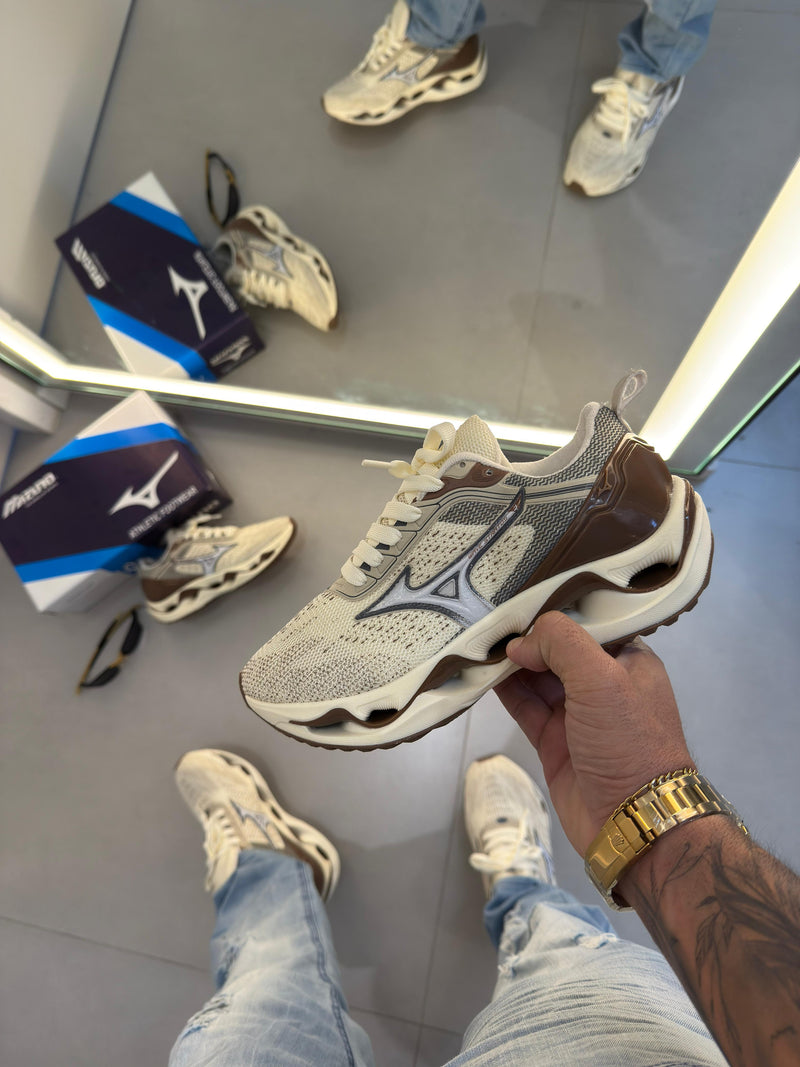 TÊNIS MIZUNO WAVE STRATOS 3 – Off Marrom
