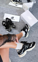 Tênis New Balance 9060 (1:1 Sintético) - Preto e Branco