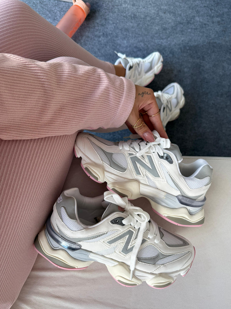 Tênis New Balance 9060 (Prime Couro) - Branco Rose