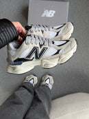 Tênis New Balance 9060 (1:1 Sintético) - Bege e Carbon