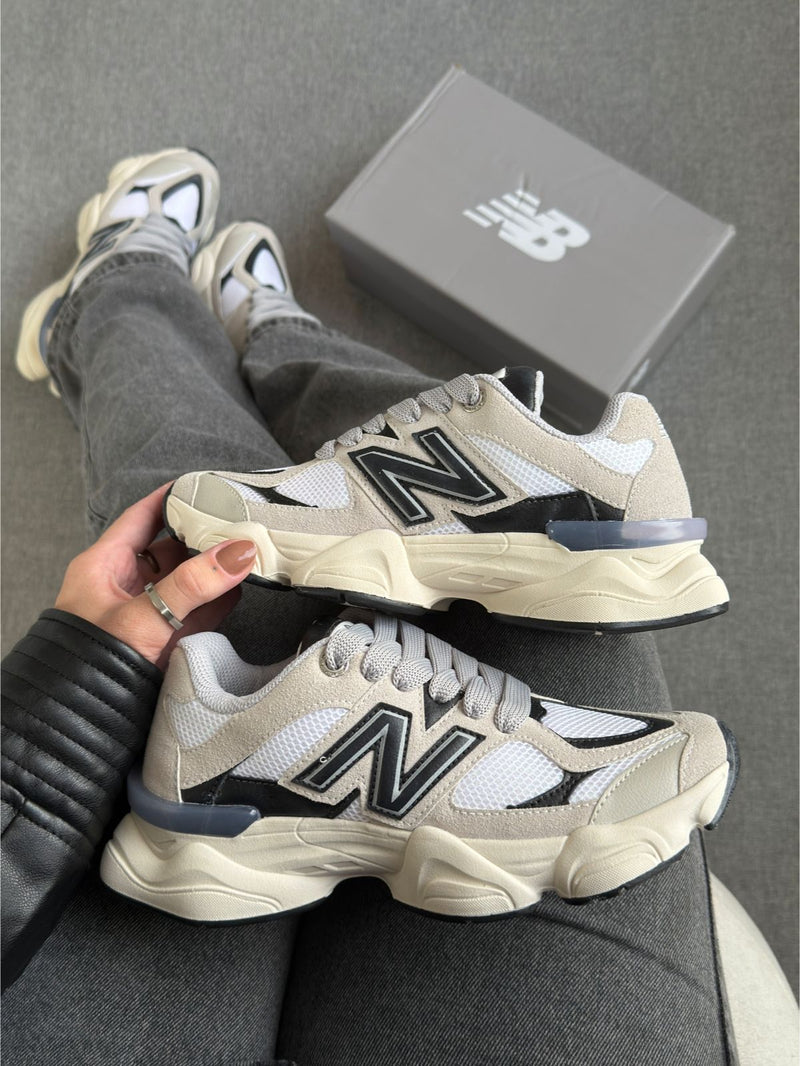 Tênis New Balance 9060 (1:1 Sintético) - Bege e Carbon