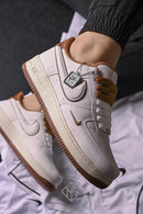 Tênis Nike Air Force 1 Dumond - Branco/Caramelo