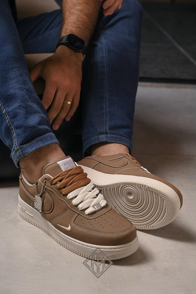 Tênis Nike Air Force 1 Dumond - Caramelo
