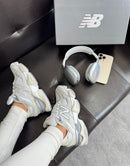 Tênis New Balance 9060 (Prime Couro) - Branco e Cinza Camurça